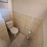 Nyaraló Az *
